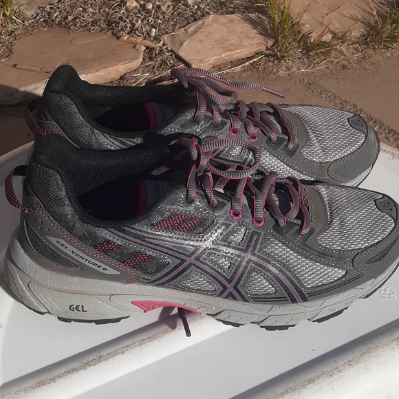 Ascics shoes